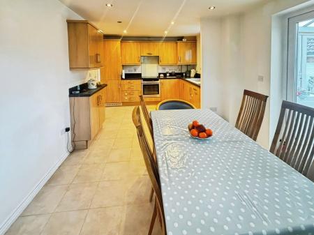 3 bedroom Detached house for sale in Taplin Close, Basingstoke, RG24