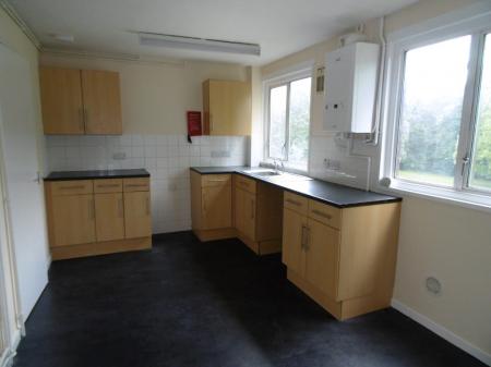 3 bedroom Terraced House to let in Melrose Walk, Basingstoke, RG24