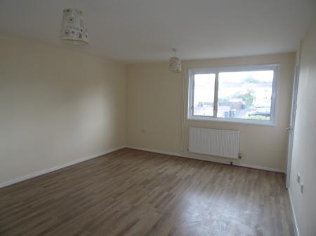 3 bedroom Terraced House to let in Melrose Walk, Basingstoke, RG24