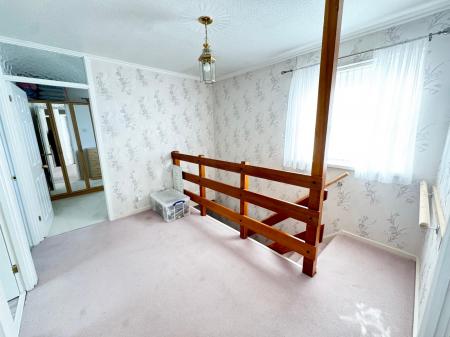 4 bedroom Detached house for sale in Woodmere Croft, Kempshott, Basingstoke, RG22