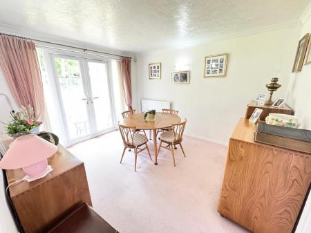 4 bedroom Detached house for sale in Woodmere Croft, Kempshott, Basingstoke, RG22