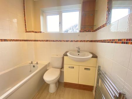 4 bedroom Detached house to let in Thumwood, Chineham, RG24