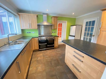 4 bedroom Detached house to let in Thumwood, Chineham, RG24