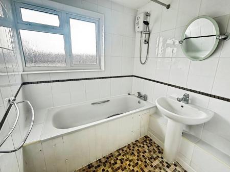 3 bedroom Terraced House for sale in Stag Hill, South Ham, Basingstoke, RG22