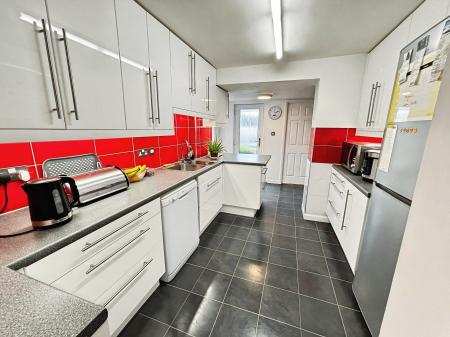3 bedroom Terraced House for sale in Stag Hill, South Ham, Basingstoke, RG22