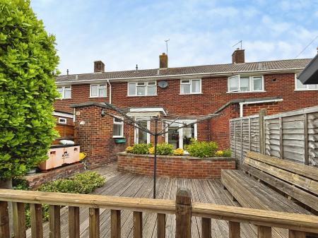3 bedroom Terraced House for sale in Stag Hill, South Ham, Basingstoke, RG22