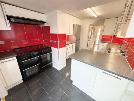 3 bedroom Terraced House for sale in Stag Hill, South Ham, Basingstoke, RG22