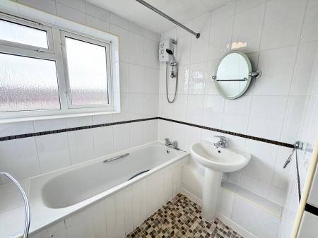 3 bedroom Terraced House for sale in Stag Hill, South Ham, Basingstoke, RG22