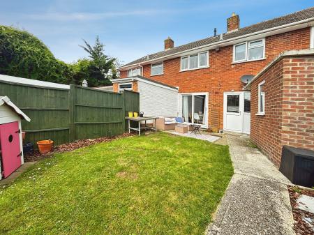 2 bedroom Terraced House for sale in Stag Hill, South Ham, Basingstoke, RG22