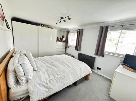 2 bedroom Terraced House for sale in Stag Hill, South Ham, Basingstoke, RG22