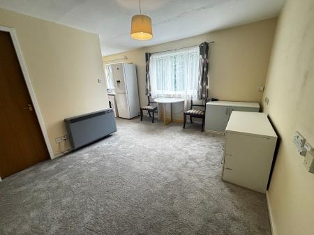 1 bedroom Studio flat to let in Flaxfield Court, Basingstoke, RG21