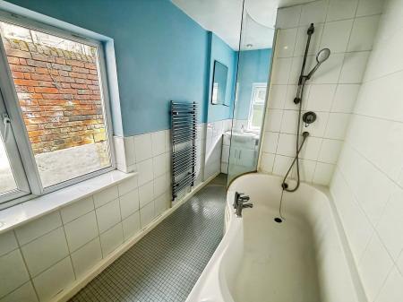 2 bedroom Terraced House for sale in Flaxfield Road, Basingstoke, RG21