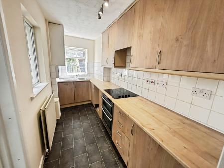 2 bedroom Terraced House for sale in Flaxfield Road, Basingstoke, RG21