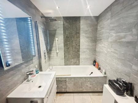 1 bedroom Flat to let in 15-16 London Street, Town Centre, Basingstoke, RG21
