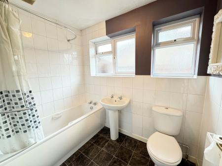 3 bedroom Bungalow to let in Kempshott Lane, Basingstoke, RG22