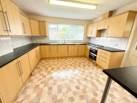 3 bedroom Bungalow to let in Kempshott Lane, Basingstoke, RG22