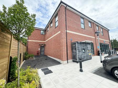 2 bedroom Flat to let in New Road, Tadley, RG26