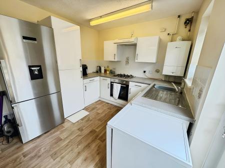 2 bedroom End of terrace house to let in Marshall gardens, Basingstoke, RG21