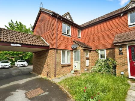 2 bedroom End of terrace house to let in Marshall gardens, Basingstoke, RG21