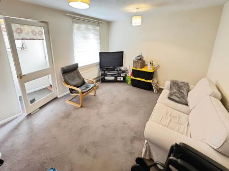 2 bedroom End of terrace house to let in Marshall gardens, Basingstoke, RG21