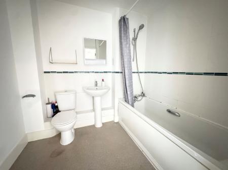 2 bedroom Flat to let in Alencon Link, Town Centre, Basingstoke, RG21