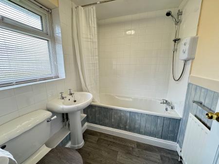 3 bedroom Detached house to let in Greatfield Farm House, Basingstoke, RG24