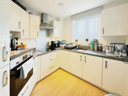1 bedroom Flat to let in Shortwood Copse Lane, Beggarwood, Basingstoke, RG23