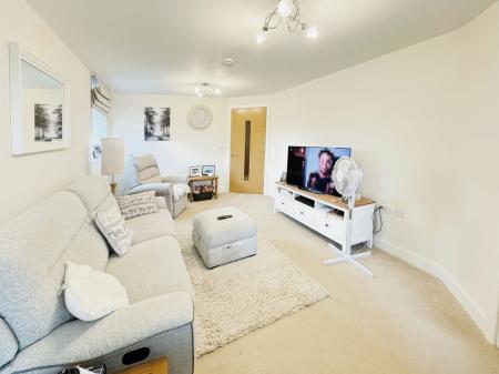 1 bedroom Flat to let in Shortwood Copse Lane, Beggarwood, Basingstoke, RG23
