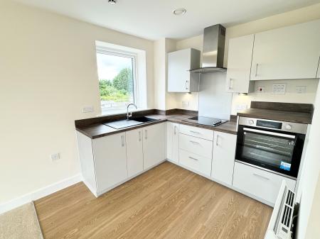 1 bedroom Flat to let in New Road, Tadley, RG26