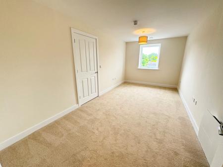 1 bedroom Flat to let in New Road, Tadley, RG26