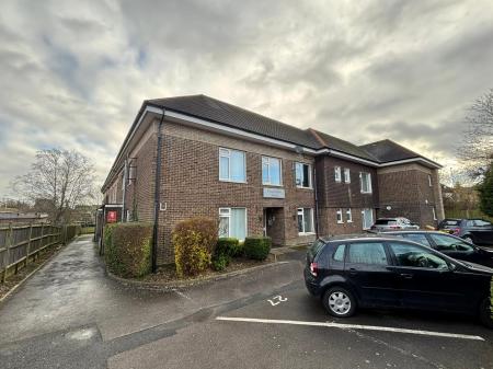 1 bedroom Flat for sale in Claylands Road, Winchester, SO32