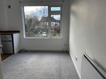 1 bedroom Flat for sale in Claylands Road, Winchester, SO32