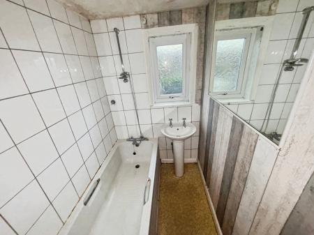 3 bedroom Terraced House for sale in Southcoates Lane, Hull, HU9