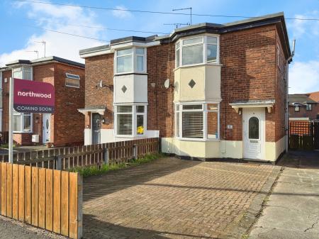 3 bedroom Semi-detached house to let in Downs Crescent, Hull, HU5