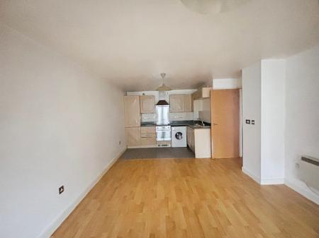 1 bedroom Flat for sale in Queens Dock Avenue, Hull, HU1