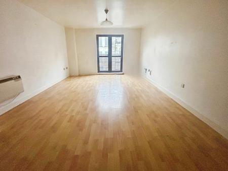 1 bedroom Flat for sale in Queens Dock Avenue, Hull, HU1