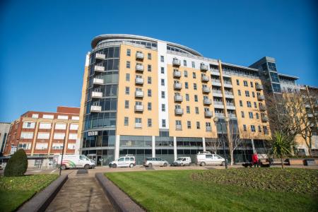 1 bedroom Flat for sale in Queens Dock Avenue, Hull, HU1