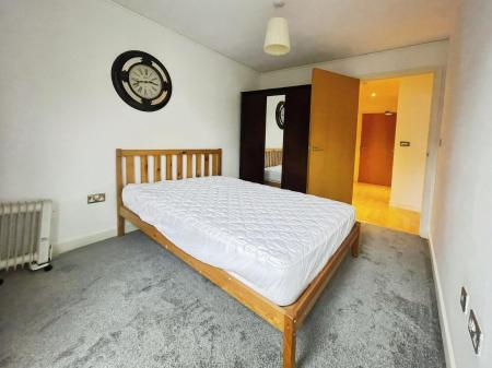 2 bedroom Flat to let in 55 Queens Dock Avenue, City centre, Hull, HU1