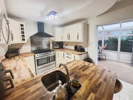 3 bedroom Terraced House for sale in Etherington Road, Hull, HU6