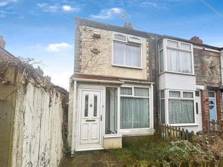 2 bedroom End of terrace house for sale in Carrington Avenue, Hull, HU5