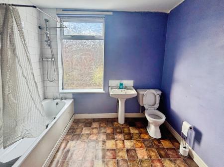 2 bedroom Terraced House for sale in Ena Street, Hull, HU3