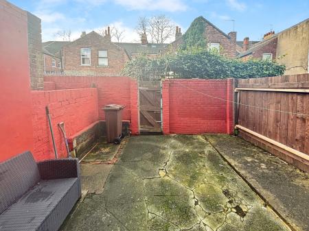 2 bedroom Terraced House for sale in Ena Street, Hull, HU3