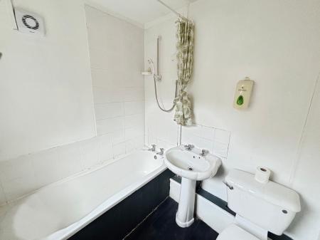 2 bedroom Terraced House for sale in Sculcoates Lane, Hull, HU5