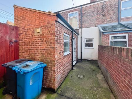 2 bedroom Terraced House for sale in Sculcoates Lane, Hull, HU5
