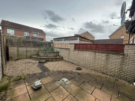 2 bedroom Terraced House to let in St Abbs Close, Victoria Dock, HU9