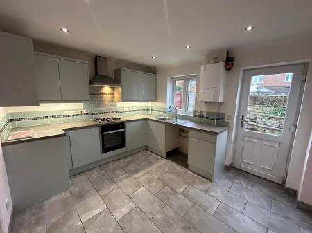 2 bedroom Terraced House to let in St Abbs Close, Victoria Dock, HU9