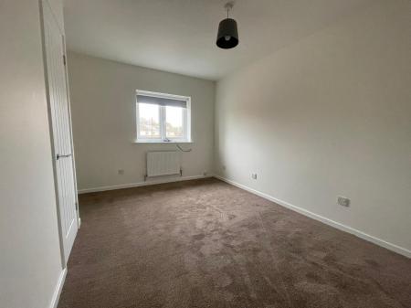 2 bedroom Terraced House to let in St Abbs Close, Victoria Dock, HU9