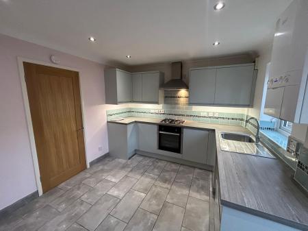 2 bedroom Terraced House to let in St Abbs Close, Victoria Dock, HU9