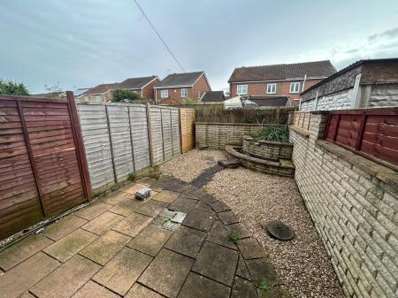 2 bedroom Terraced House to let in St Abbs Close, Victoria Dock, HU9