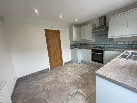 2 bedroom Terraced House to let in St Abbs Close, Victoria Dock, HU9